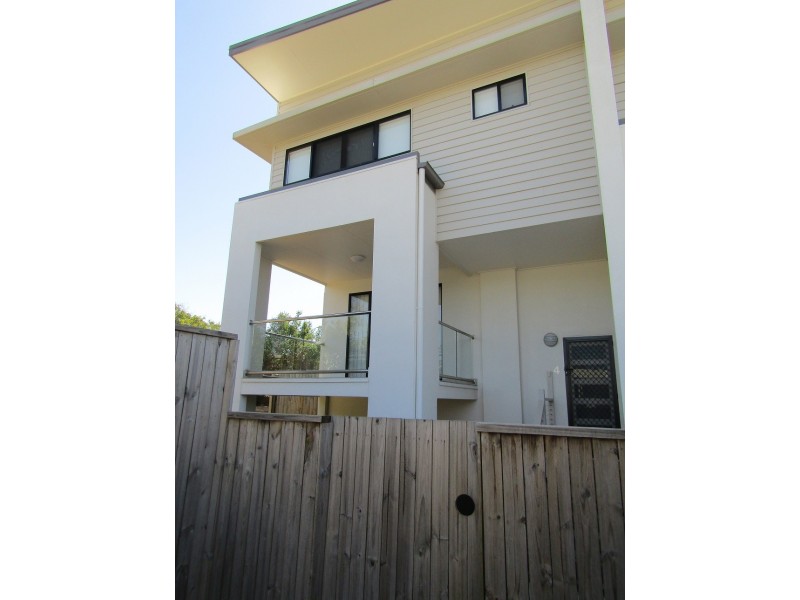 4/8 Oasis Close, Manly West QLD 4179