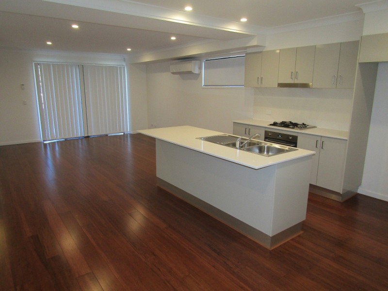 4/8 Oasis Close, Manly West QLD 4179