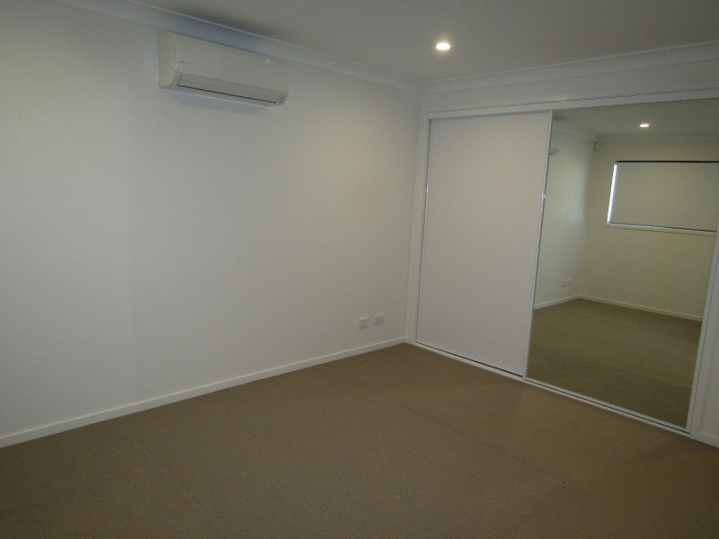 4/8 Oasis Close, Manly West QLD 4179