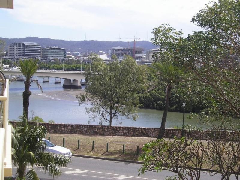 8/152 River Terrace, Kangaroo Point QLD 4169