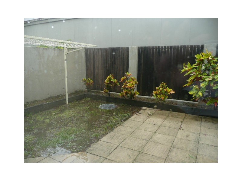 8/127 Ekibin Road, Annerley QLD 4103