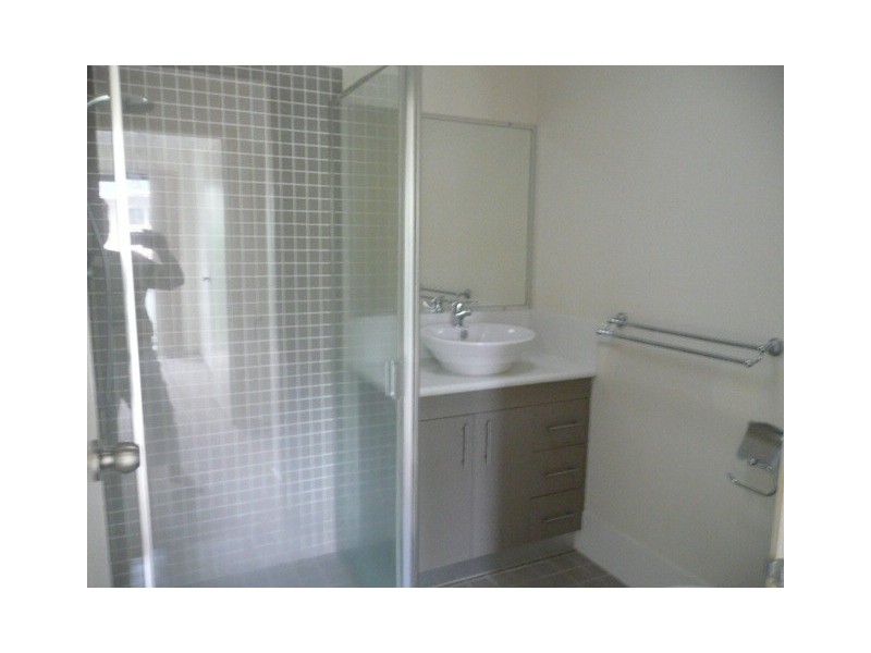 8/127 Ekibin Road, Annerley QLD 4103