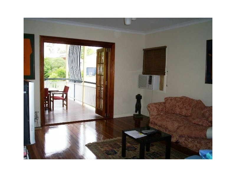 42 Lancaster Street, Coorparoo QLD 4151