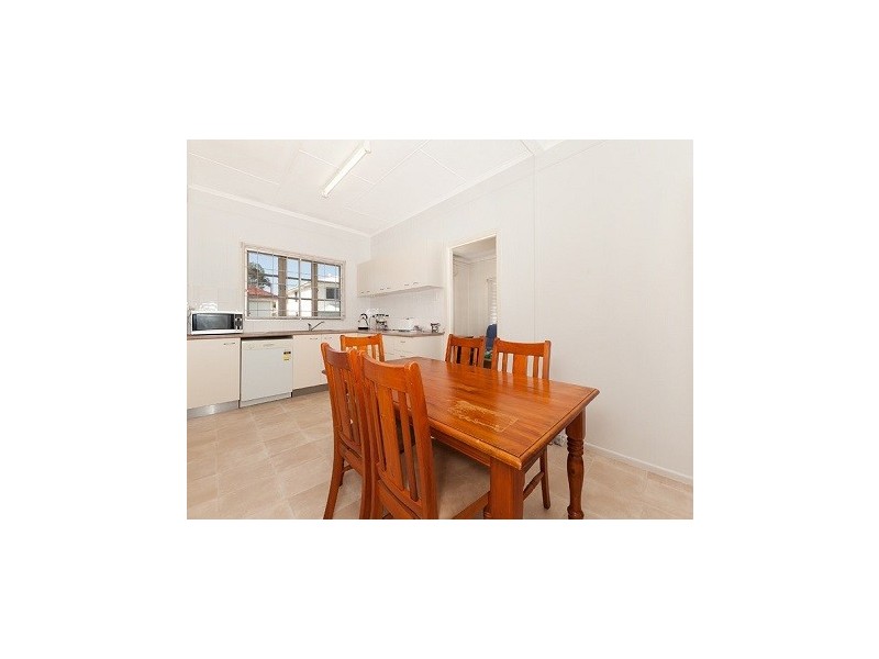 35 Pear Street, Greenslopes QLD 4120