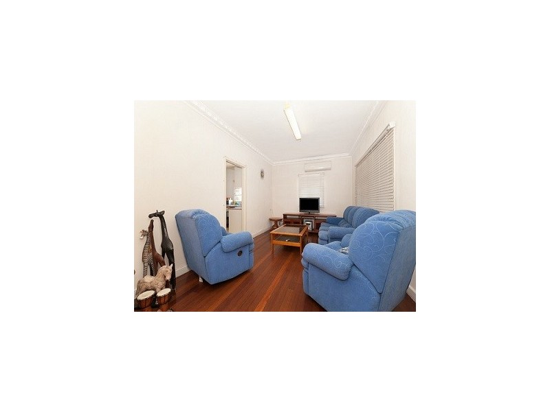 35 Pear Street, Greenslopes QLD 4120