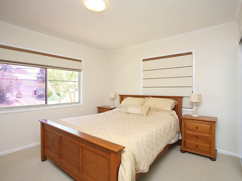 240 Bapaume Road, Holland Park QLD 4121