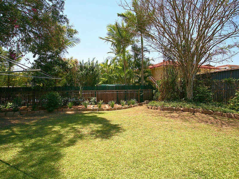 240 Bapaume Road, Holland Park QLD 4121