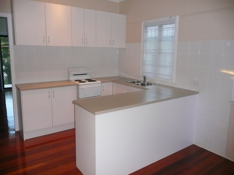 158 Morehead Avenue, Norman Park QLD 4170