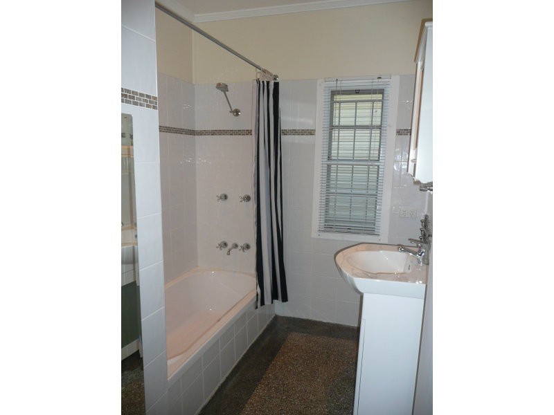 158 Morehead Avenue, Norman Park QLD 4170