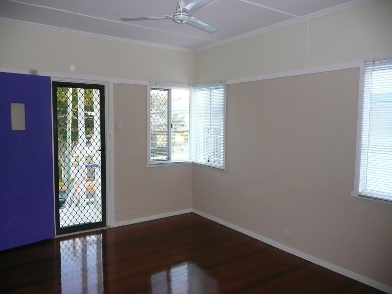 158 Morehead Avenue, Norman Park QLD 4170