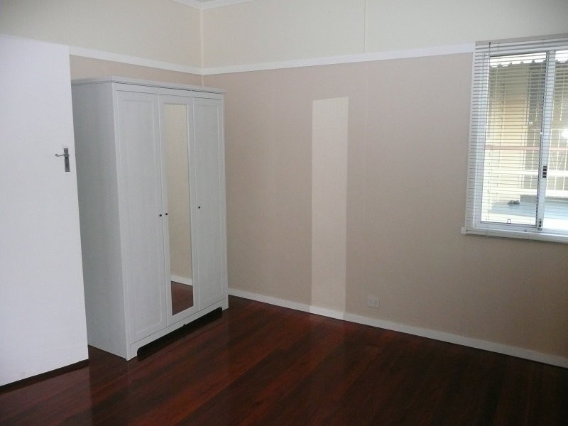 158 Morehead Avenue, Norman Park QLD 4170