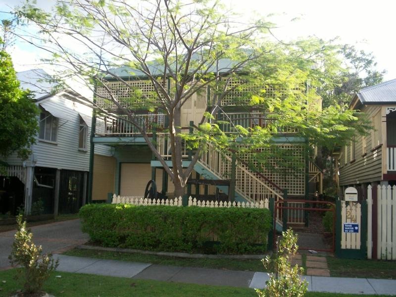 24 Geelong Street, East Brisbane QLD 4169