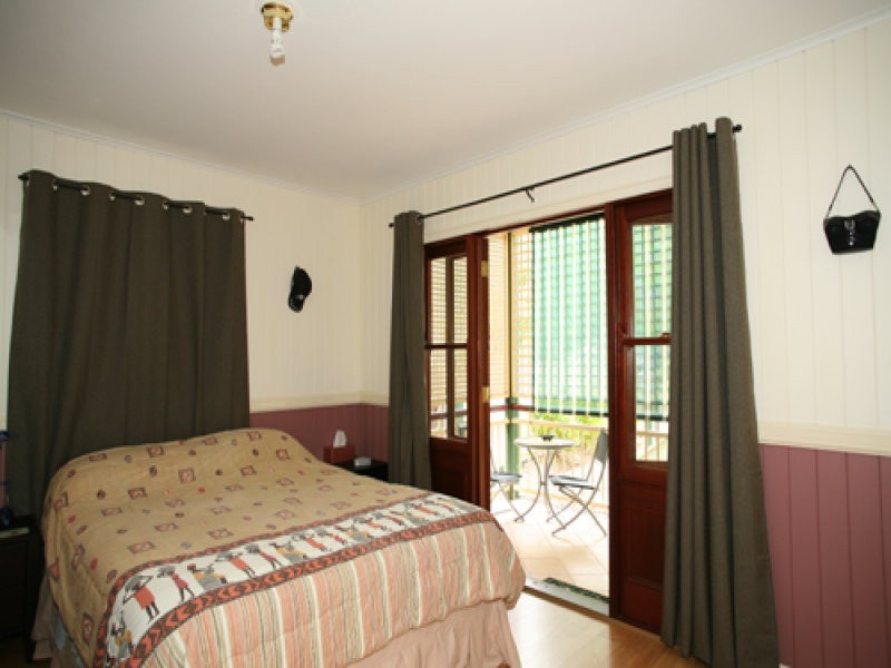 24 Geelong Street, East Brisbane QLD 4169