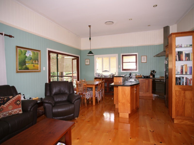 24 Geelong Street, East Brisbane QLD 4169