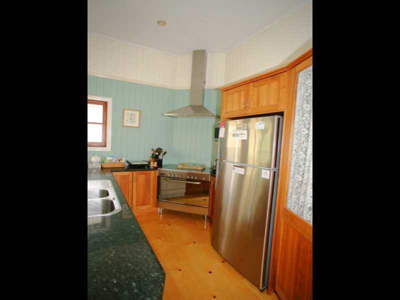 24 Geelong Street, East Brisbane QLD 4169