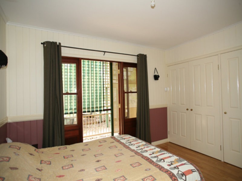 24 Geelong Street, East Brisbane QLD 4169