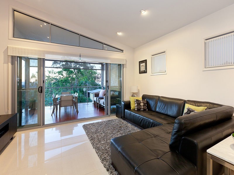 98 Mountain Street, Mount Gravatt QLD 4122