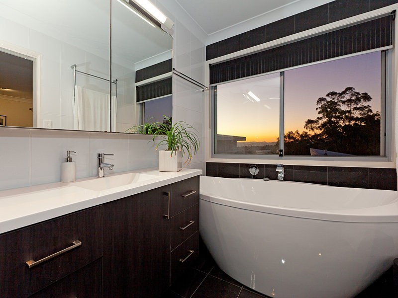 98 Mountain Street, Mount Gravatt QLD 4122