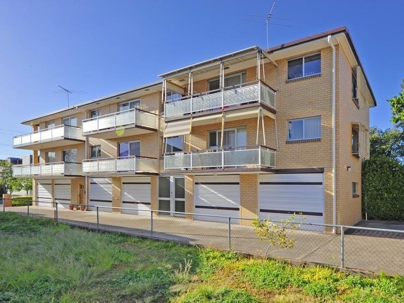 1/75 Cleveland Street, Greenslopes QLD 4120