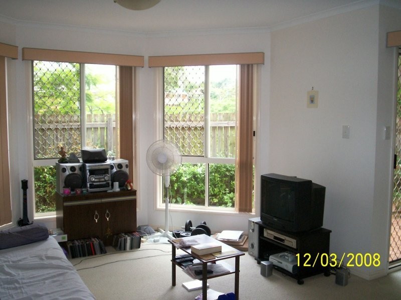 2/37 Nelson Parade, Indooroopilly QLD 4068