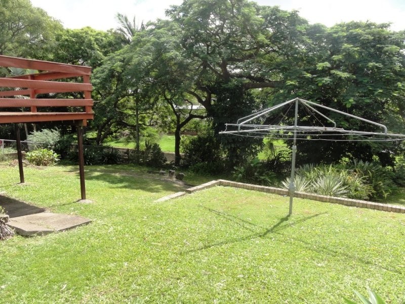 7 Oatland Crescent, Holland Park QLD 4121