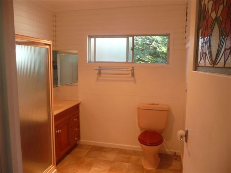 7 Oatland Crescent, Holland Park QLD 4121