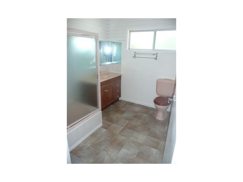 7 Oatland Crescent, Holland Park QLD 4121