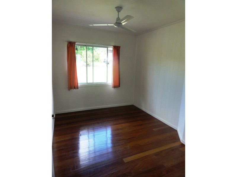 7 Oatland Crescent, Holland Park QLD 4121