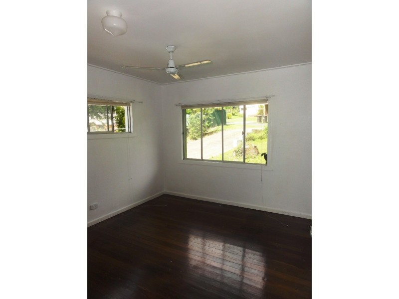 7 Oatland Crescent, Holland Park QLD 4121