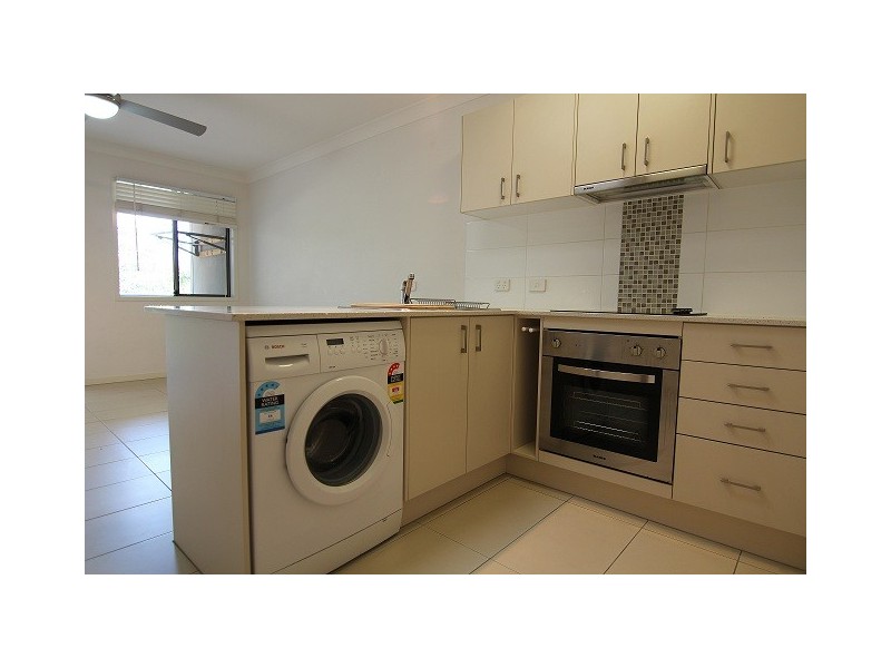 2/58 Ross Street, Woolloongabba QLD 4102