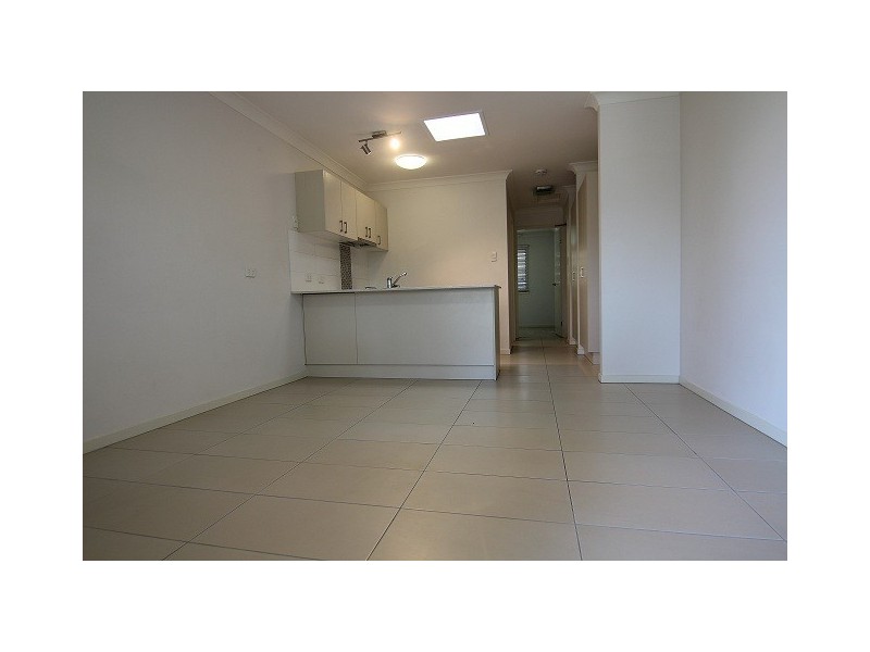 2/58 Ross Street, Woolloongabba QLD 4102