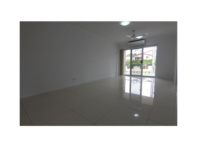 2/6 Ovendean Street, Yeronga QLD 4104