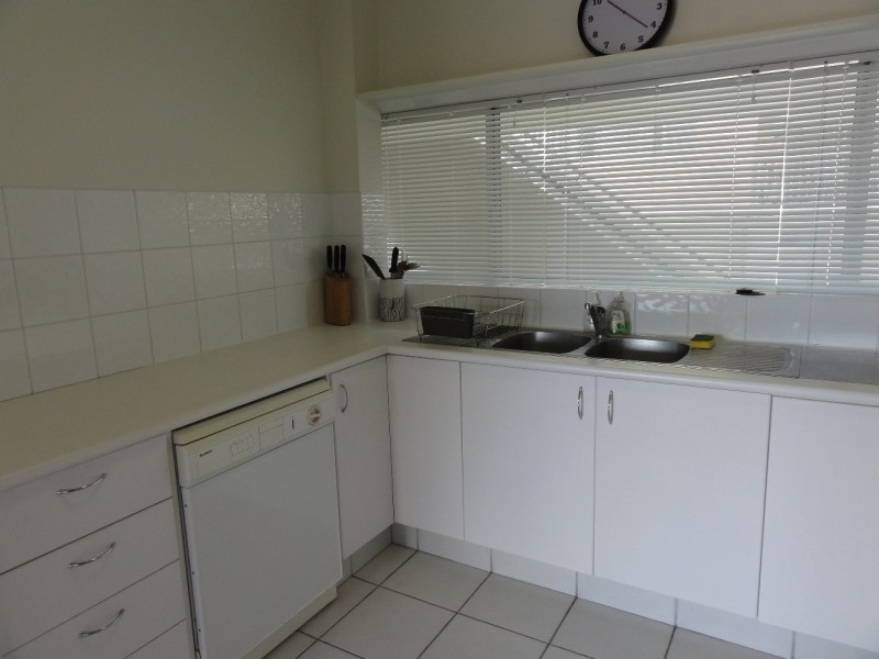 2/5 Burt Street, Auchenflower QLD 4066