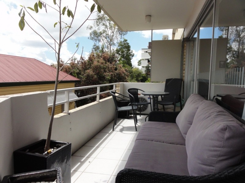 2/5 Burt Street, Auchenflower QLD 4066