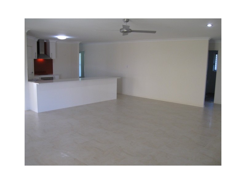 37 Dennis Vale Drive, Daisy Hill QLD 4127