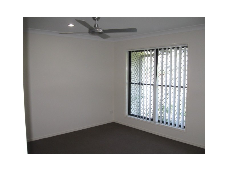 37 Dennis Vale Drive, Daisy Hill QLD 4127