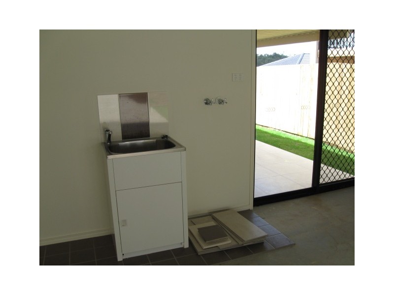 37 Dennis Vale Drive, Daisy Hill QLD 4127