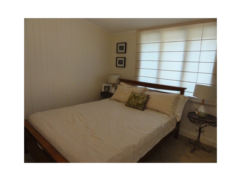 16 Glen Street, Coorparoo QLD 4151