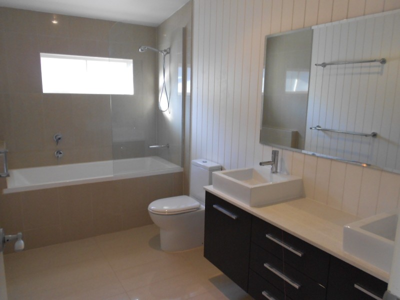 16 Glen Street, Coorparoo QLD 4151