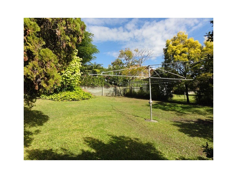 18 Headfort Street, Greenslopes QLD 4120