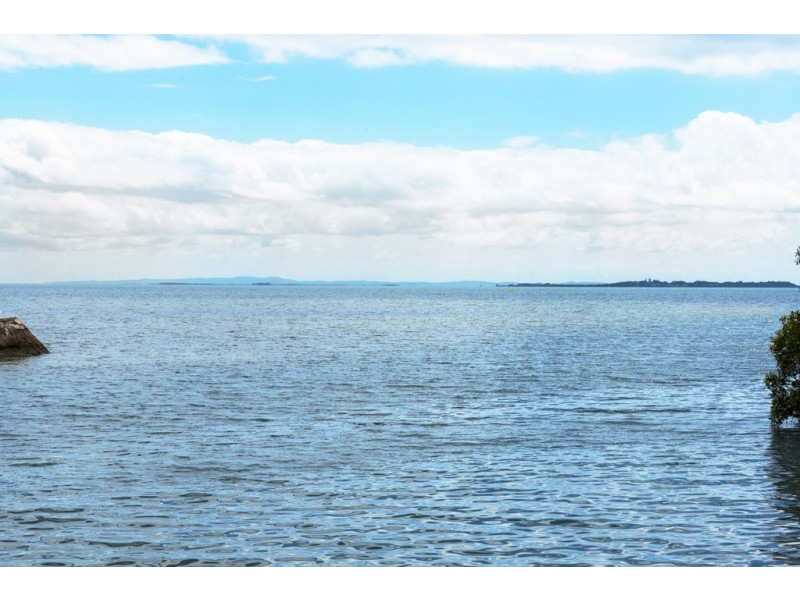 21 Waterloo Esplanade, Wynnum QLD 4178