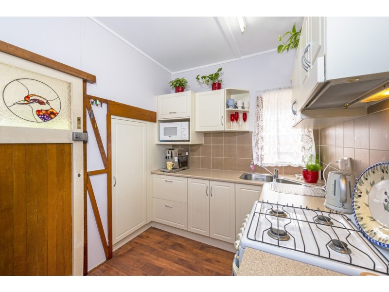 21 Waterloo Esplanade, Wynnum QLD 4178