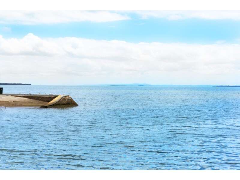 21 Waterloo Esplanade, Wynnum QLD 4178