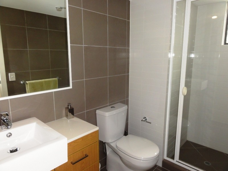 203 Shore Street, Cleveland QLD 4163