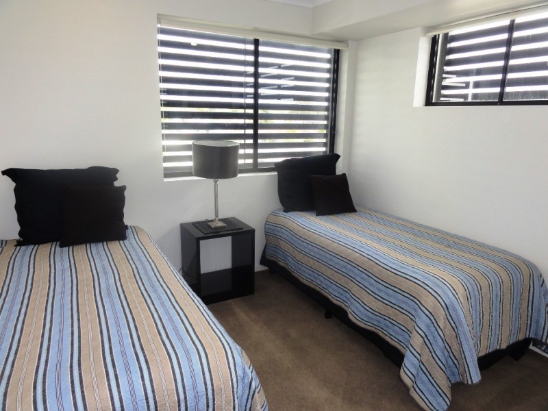 203 Shore Street, Cleveland QLD 4163