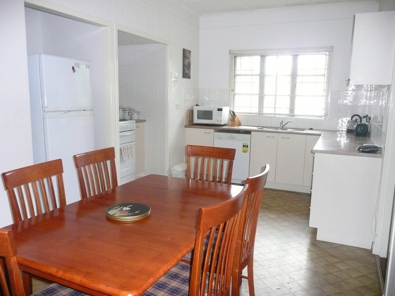 35 Pear St, Greenslopes QLD 4120