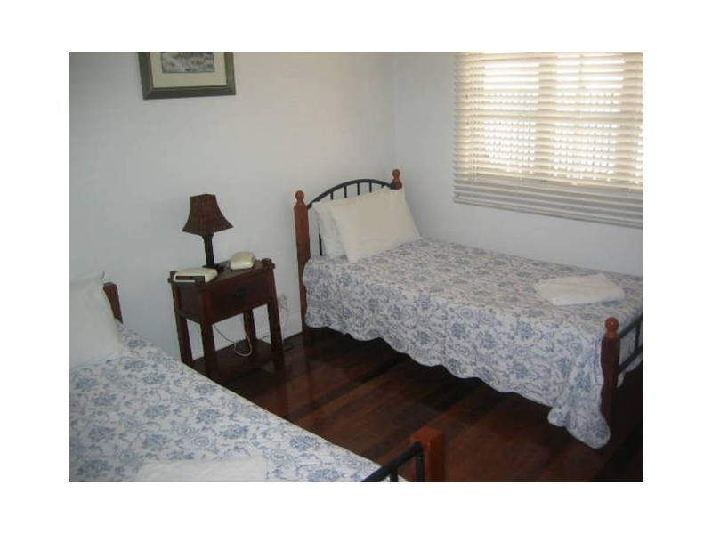 35 Pear St, Greenslopes QLD 4120