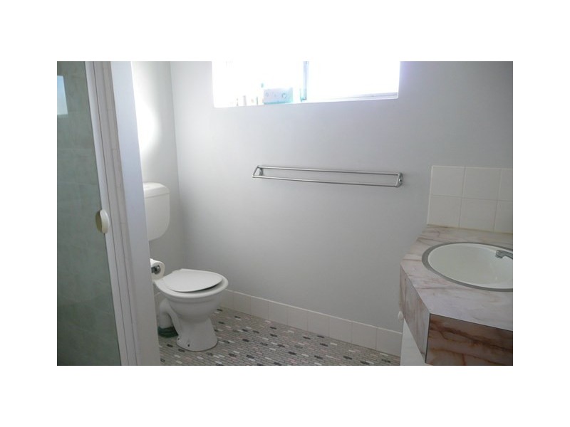 4/7 Robinson St, Coorparoo QLD 4151