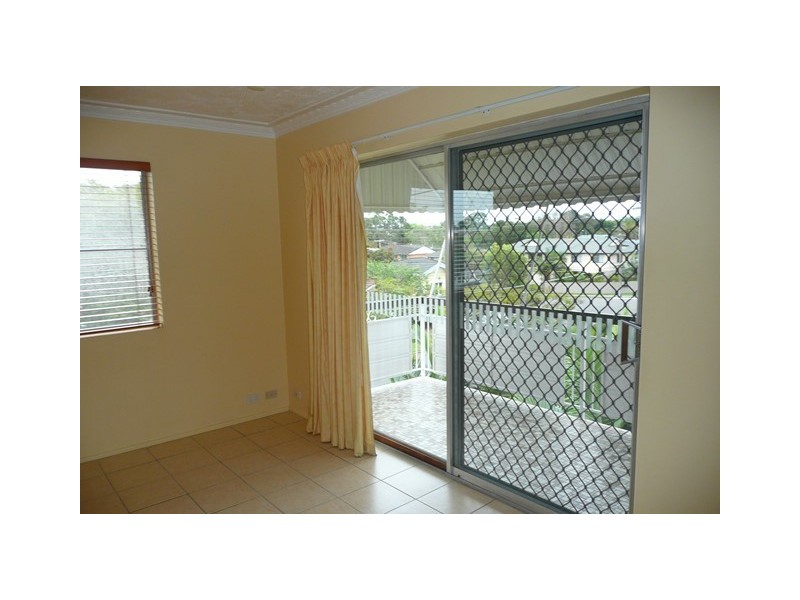 4/7 Robinson St, Coorparoo QLD 4151