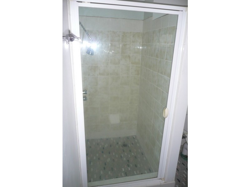 4/7 Robinson St, Coorparoo QLD 4151